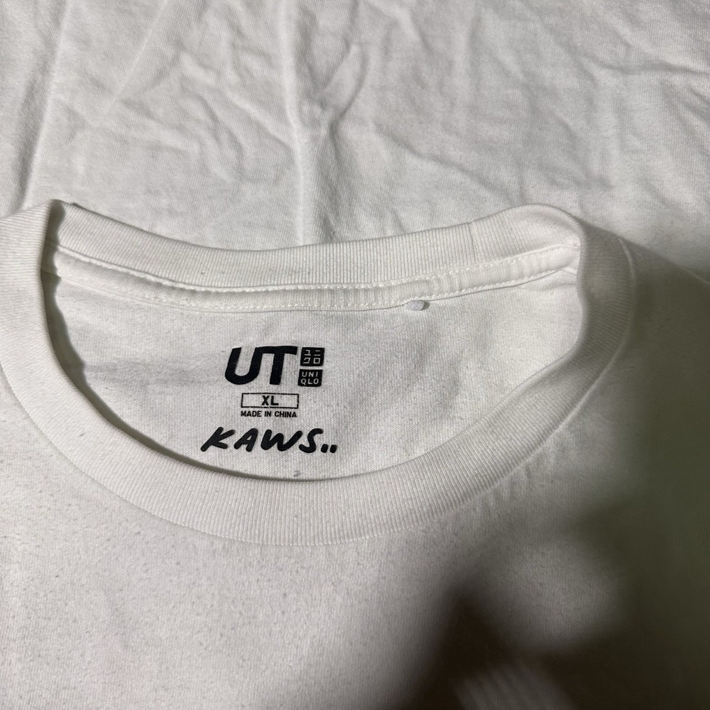 UNIQLO KAWS Inside Out Tshirt White Graphic Size XL Streetwear - Picture 2 of 5
